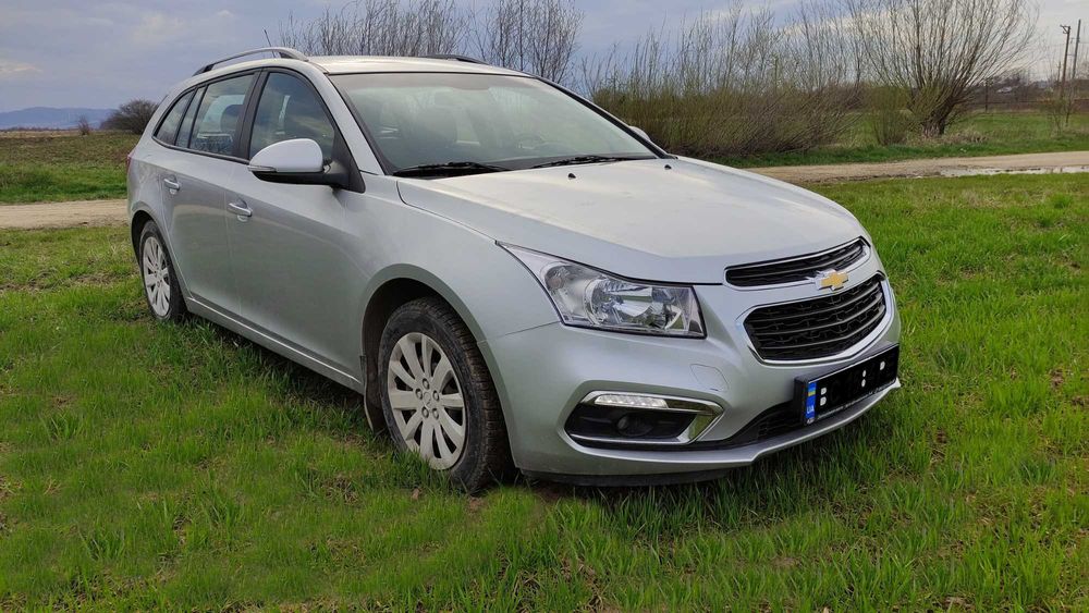 Продам власний Chevrolet Cruze у дуже хорошому стані.
