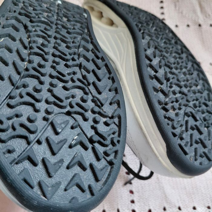 RYN buty zdrowotne z kołyskową podeszwą łódki troy 35