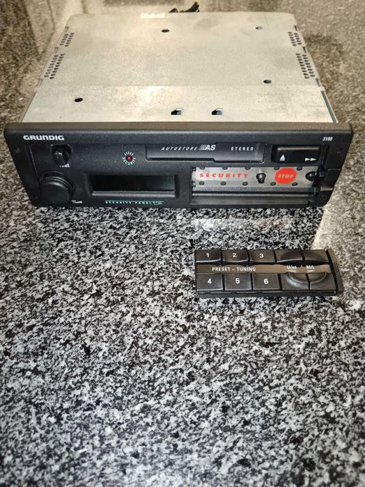 Auto Rádio Grundig/Leitor Cassetes-Ano 2000