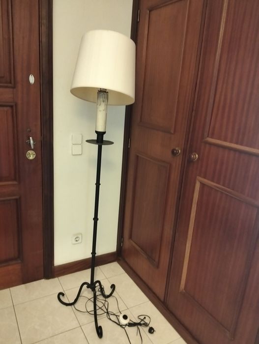 Candeeiro preto antigo