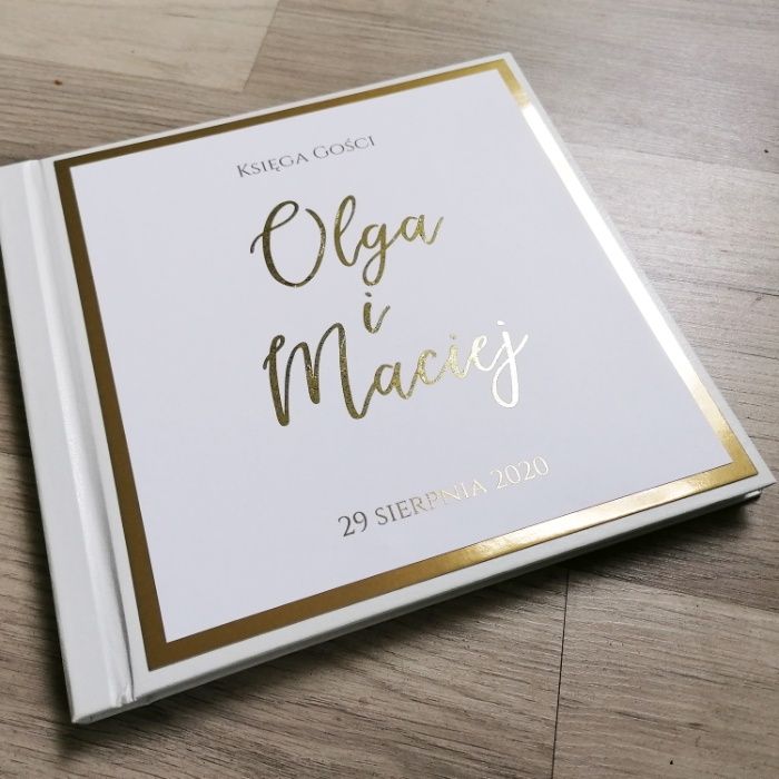 Księga gości z pozłacanymi napisami GLAMOUR