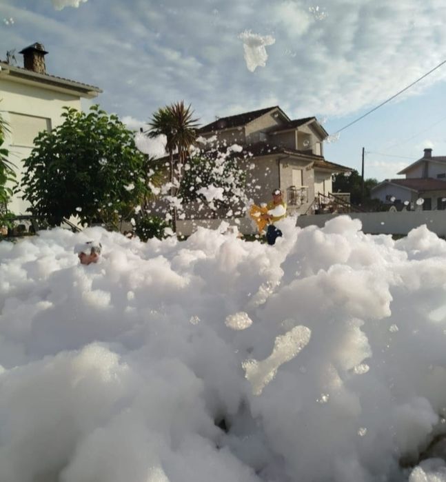 Aluguer de festa da espuma