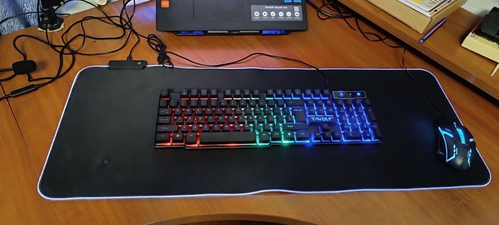 Геймерська клавіатура, мишка, коврик