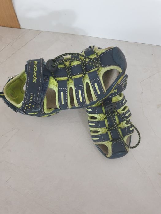 Buty sandały zabudowane