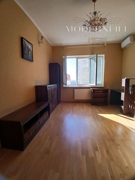 Продаж 1к квартири вул. Градинская 7