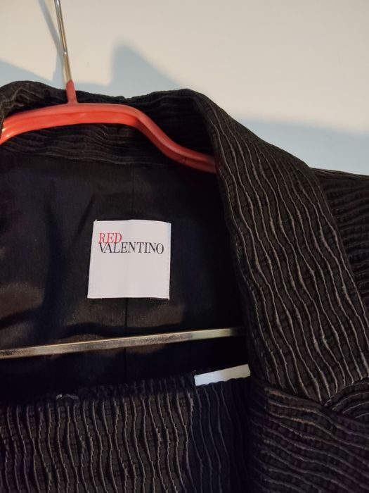 Lindo Fato Preto da Saia e Casaco RED Valentino