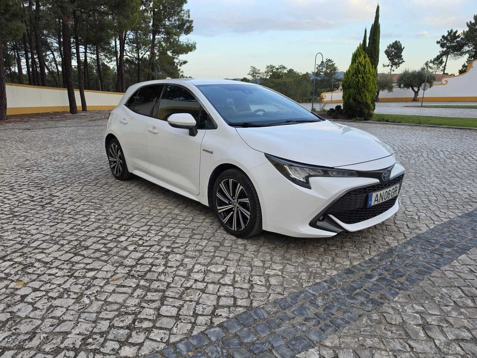 Corolla 1.8HSD Confort Pack Sport NACIONAL — photo 2