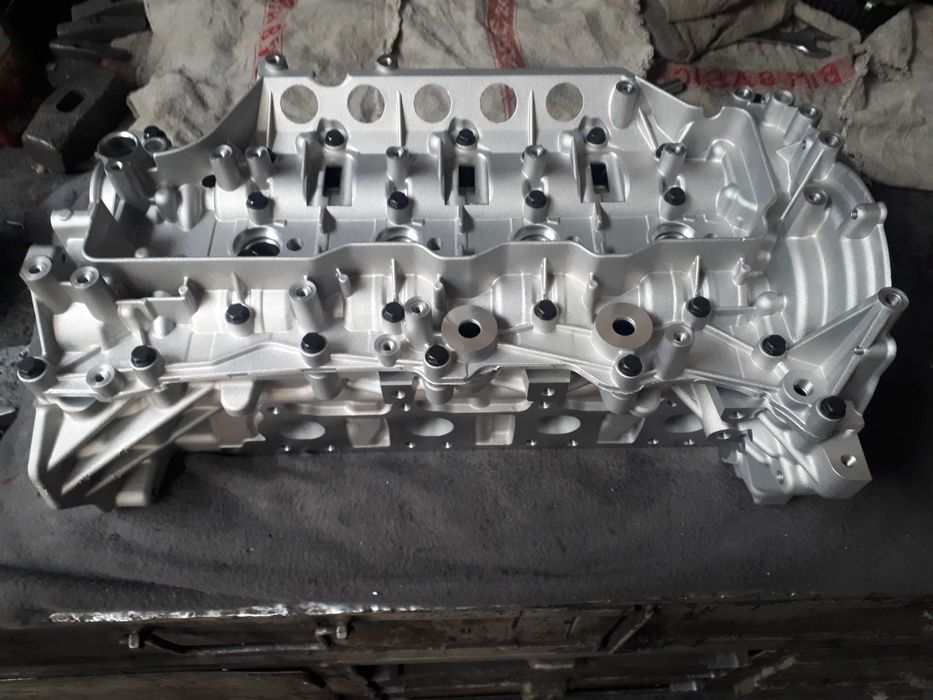 Głowica Nowa renault 2.0 dci trafic vivaro OPEL cdti fiat talento