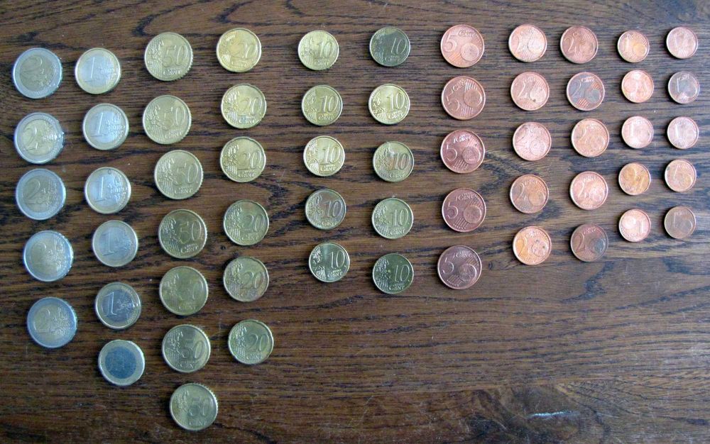 Монеты EURO обменяю по номиналу на банкноту.