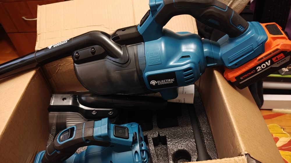 Продам аккумуляторный пылесос новый