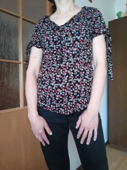 bluzka kolorowa w kropki 38