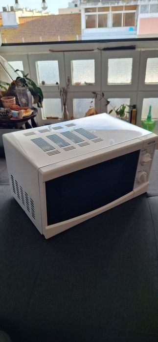 NOVA - micro-ondas Hoffen 700W-  PVP €60