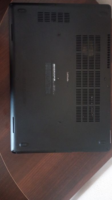 Ноутбук Dell із зарядкою