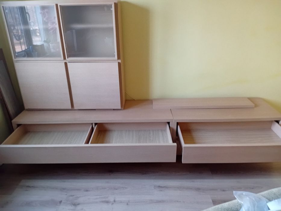 Міні стінка.Два комода навісна шафа, дві декор. полички