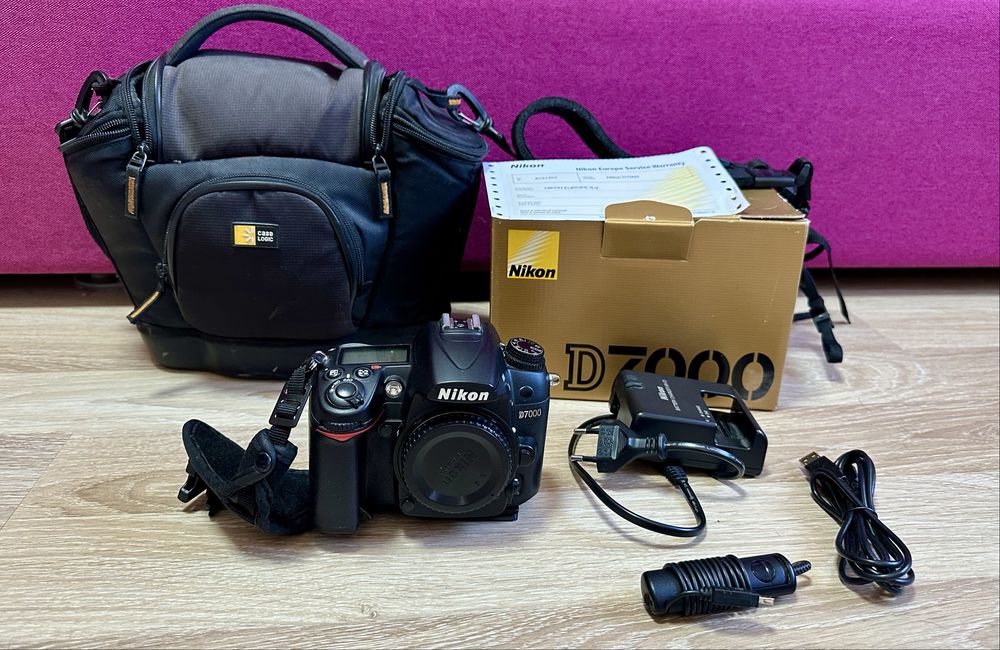 #4877美品♪☆Wi-Fi付＆ショット数5647回!☆ Nikon D7000 Фотоаппарат Nikon D7000 18-105VR Kit (VBA290K001) купить на