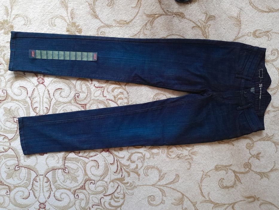 Джинсы новые Levi's подростковые