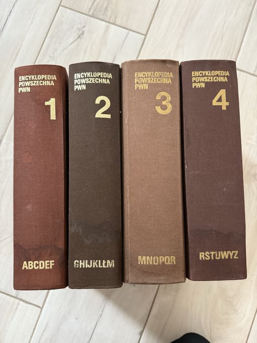 Encyklopedia Powszechna PWN 4 tomy