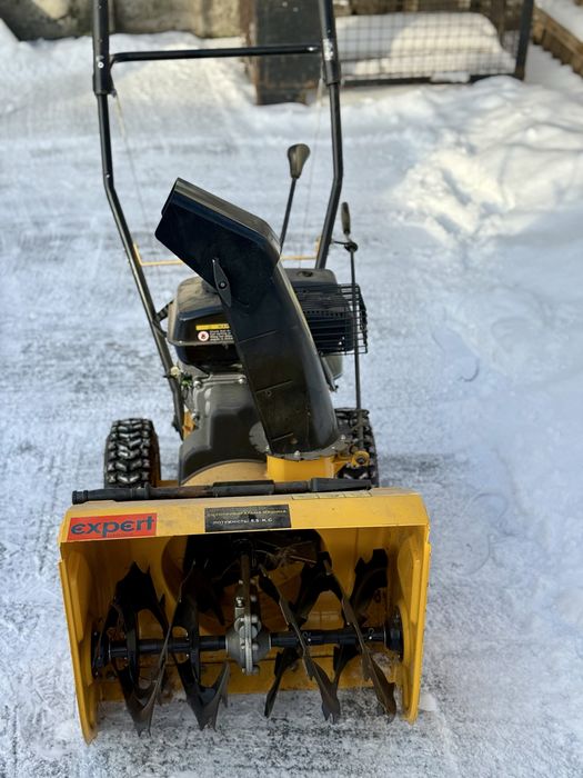 Продам Снігоприбиральну машину