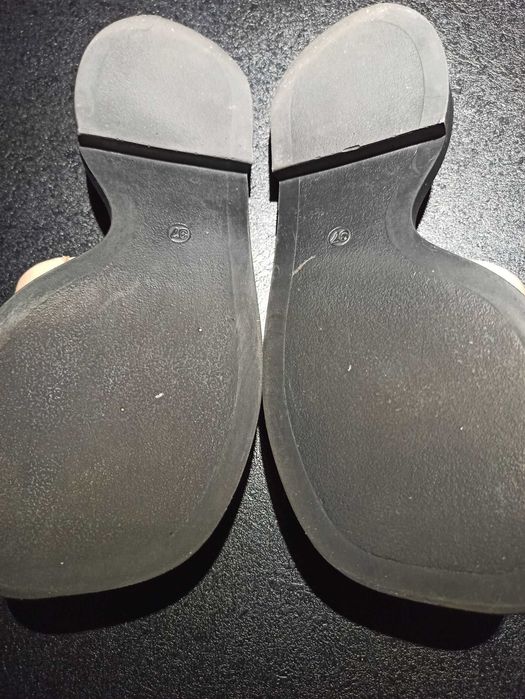 Босоніжки жіночі , б/в.  Босоножки женские , б/у.