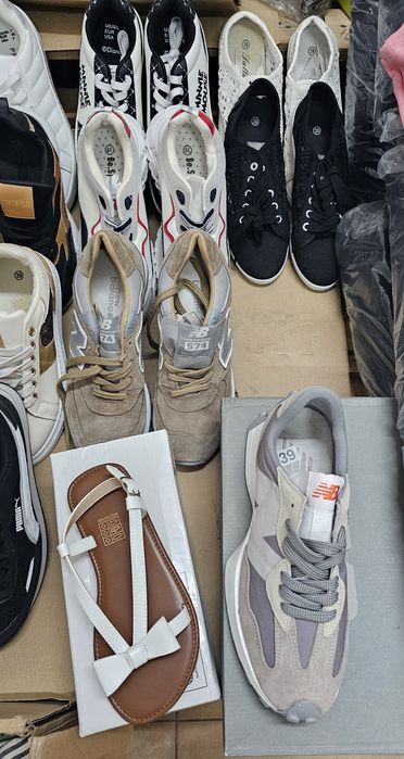Vendo lote  14 pares (diversos tamanhos)