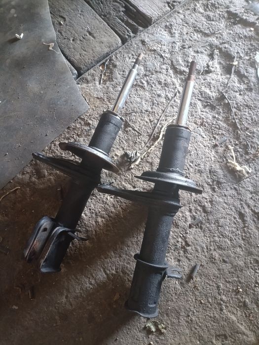 Пережні амортизатори ваз 2109