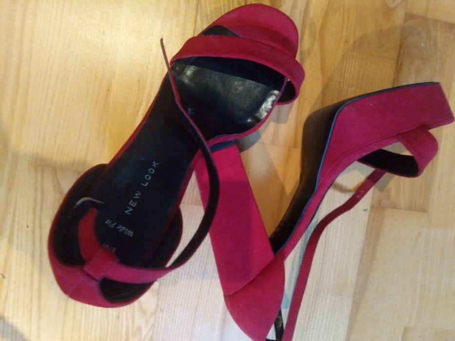 Sandały na grubym słupku koturna 41 bordo zamsz