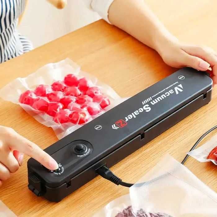 Вакуумний пакувальник/Vacuum sealer
