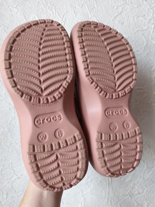 Crocs classic platform clog