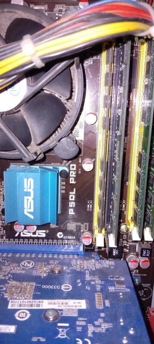 Komputer zestaw komputerowy w obudowie Tower