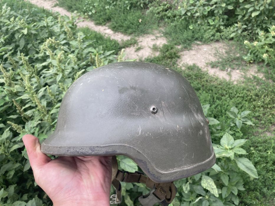 Продам недорого 2 шолома