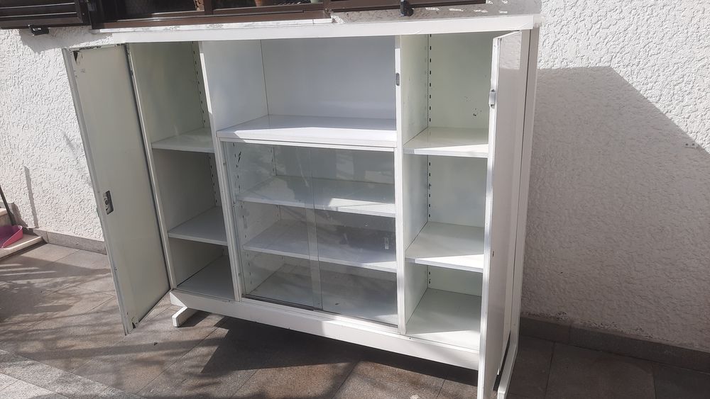 Móvel em chapa em bom estado