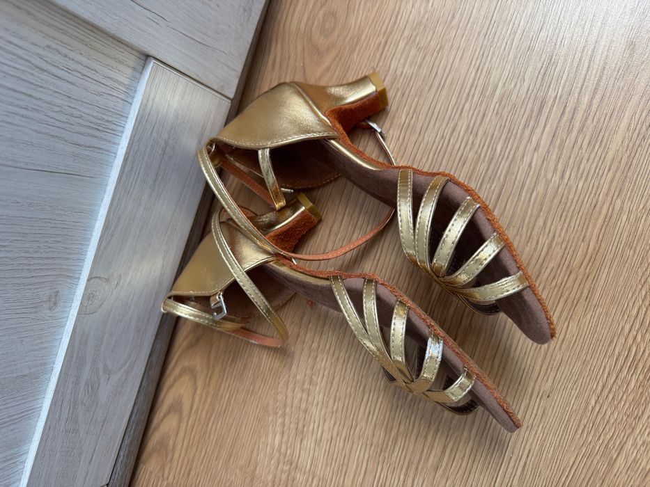 Туфлі для бальних латиноамериканських  танців Sansha dance 37,5 р.