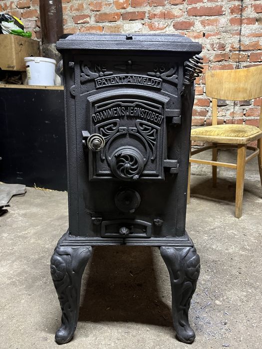 Kominek żeliwny Dovre 250