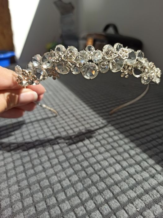 Диадема для украшения волос, на свадьбу или выпускной