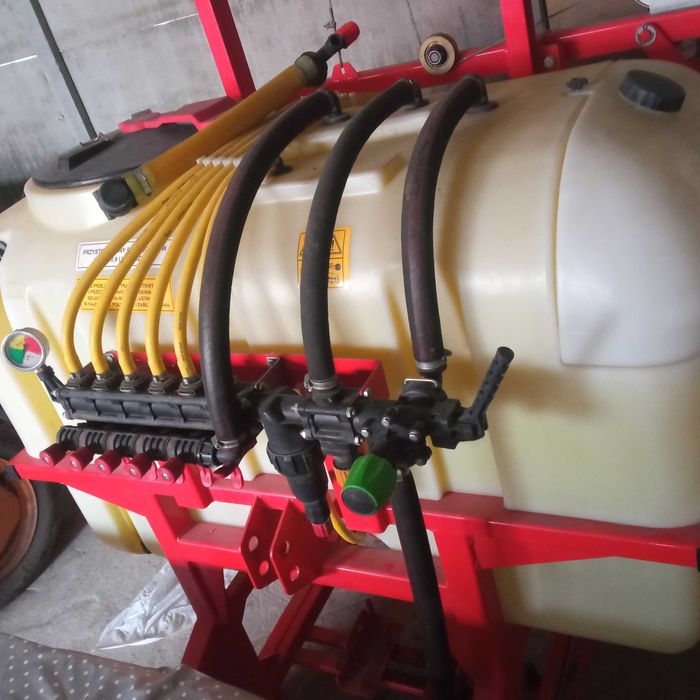 Pług 4 skibowy Jednobelkowy Oprysk Rozsiew