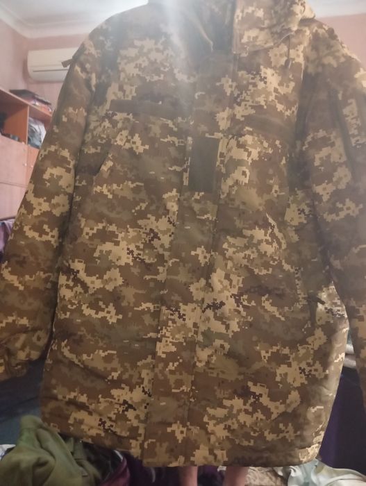 Продам комплект берцы, зимняя куртка, штаны, шапка