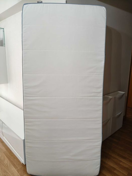 Colchões solteiro IKEA — como novos (VESTMARKA + VADSÖ)