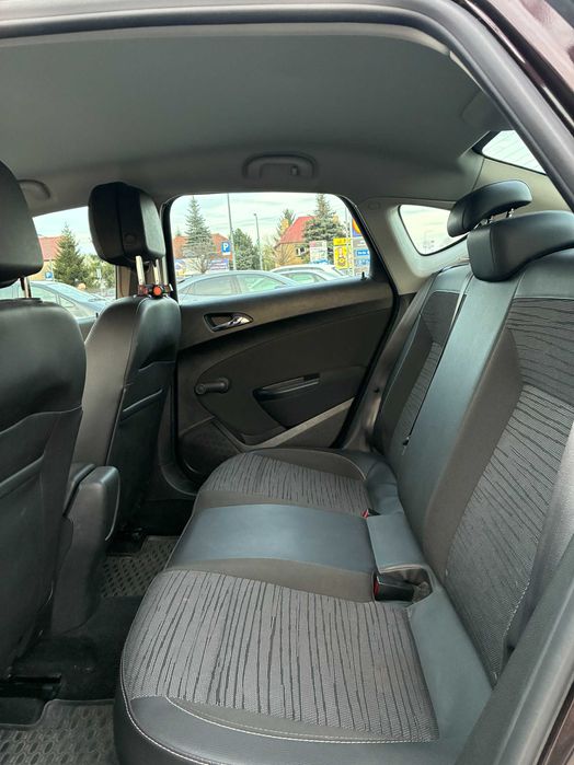 Opel Astra 1.6 Notchback Benzyna +LPG
