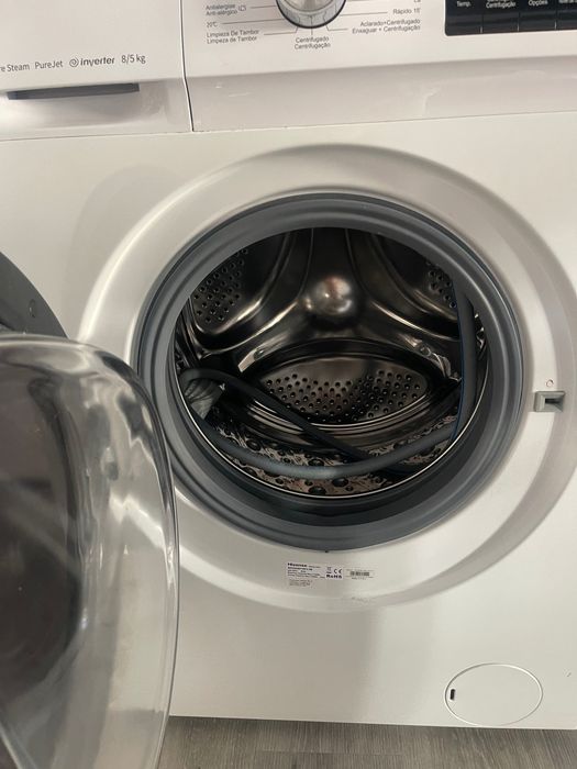 Máquina lavar e secar roupa Hisense
