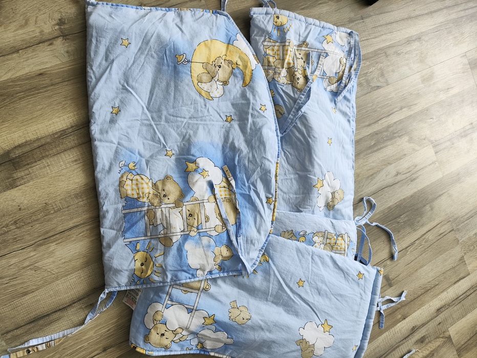 Бортики у дитяче ліжечко.