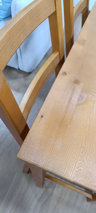 Mesa NOVA E IMPECÁVEL de madeira