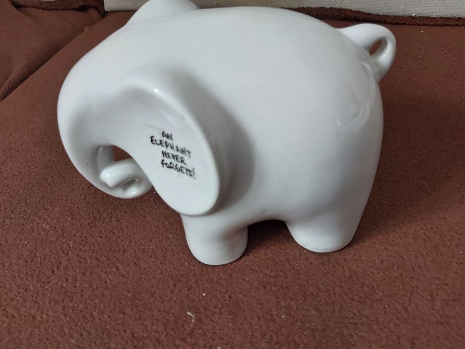Słoń  figurka z porcelany