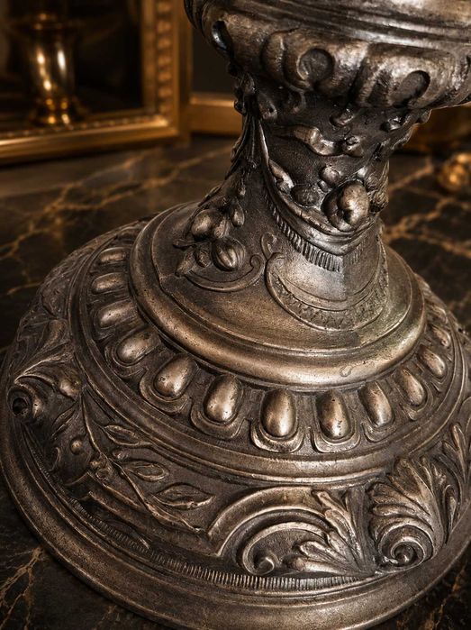 Candeeiro Antigo Decorativo em Porcelana Azul e Metal Trabalhado - anos 50