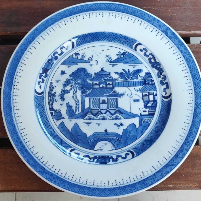 Vende-se prato Chinês