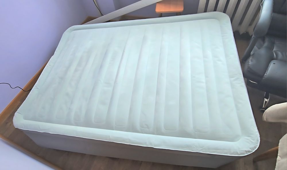 Надувная кровать велюр Intex электро-насос 137х191х46 см