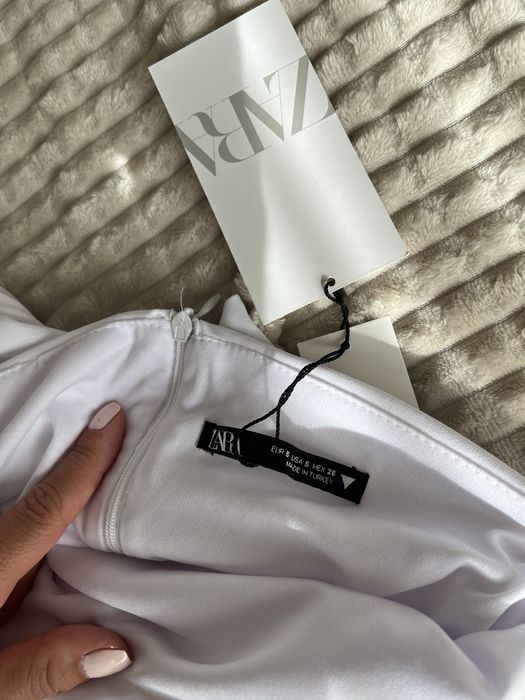 Vestido branco cruzado Zara