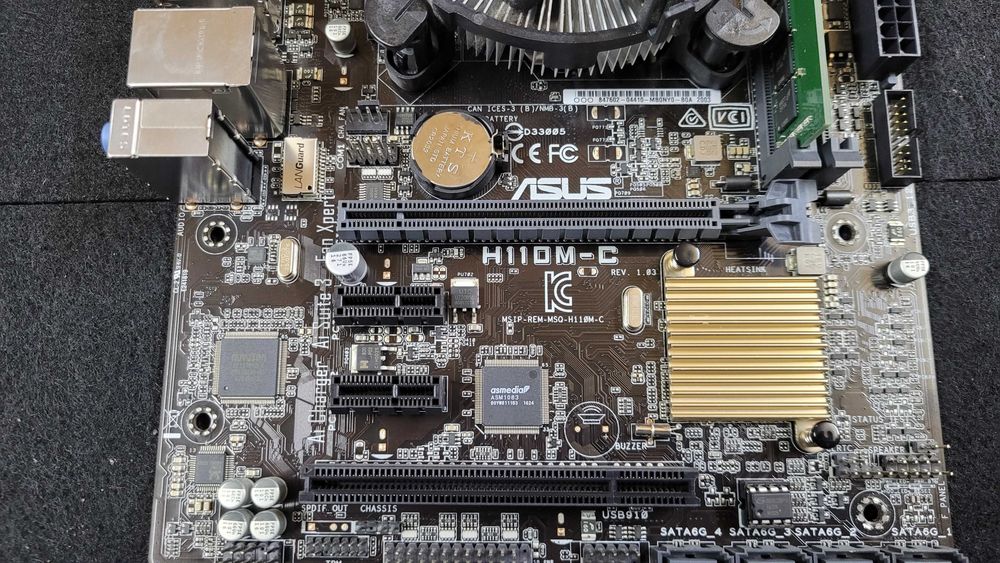 Комплект S1151 gen 7 ASUS H110M-C Intel Core I3 7100 3M Cache, 3.90 GHz  BOX 4GB DDR4