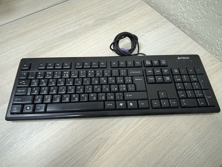 Продам клавіатуру