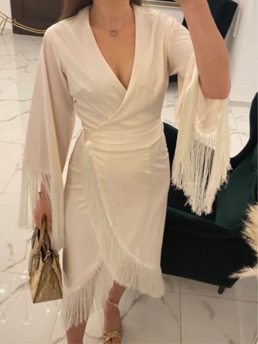 Nasty gal satynowa kopertowa sukienka midi frędzle s 36