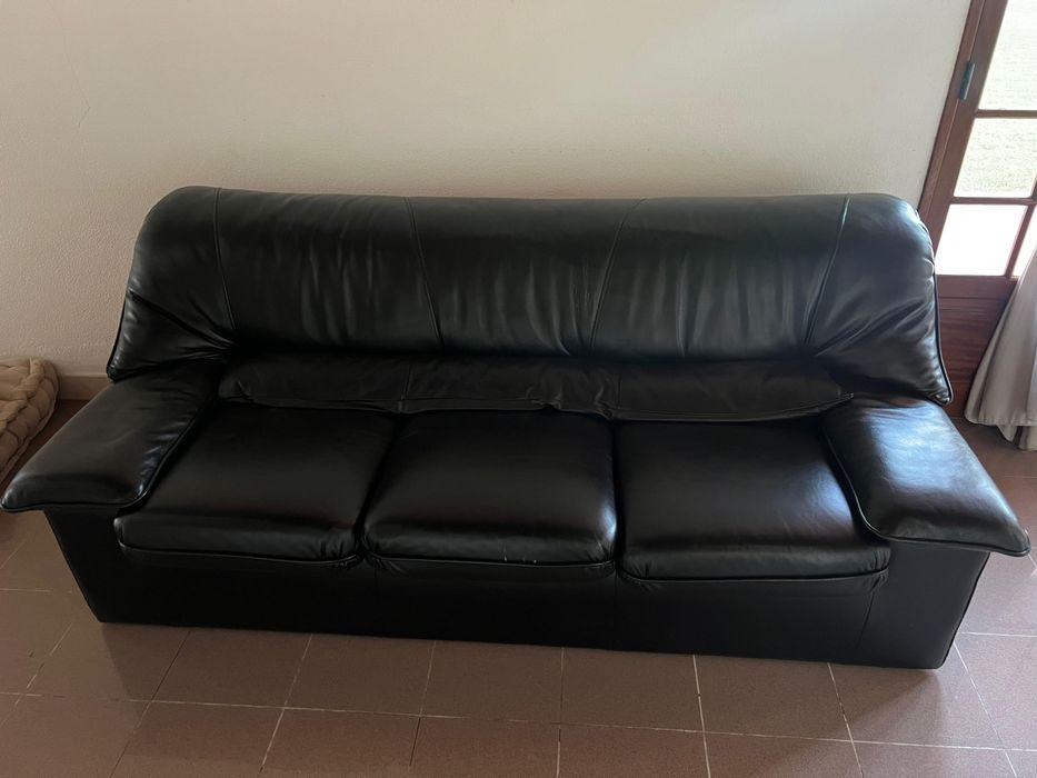 Sofá preto em pele como novo